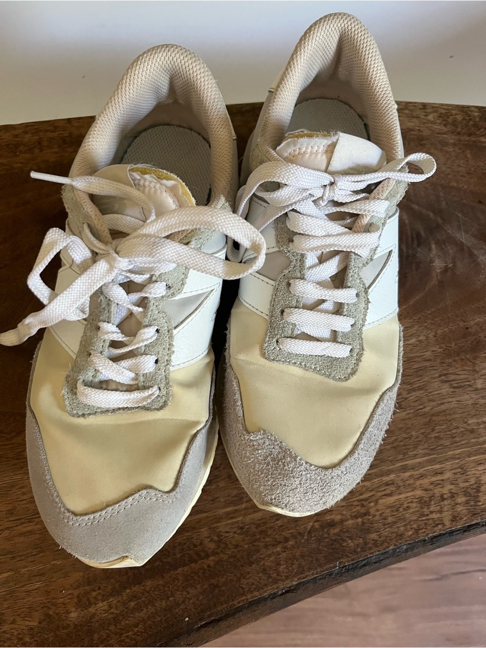 New Balance Women's Cream Retro Runner Sneakers 7